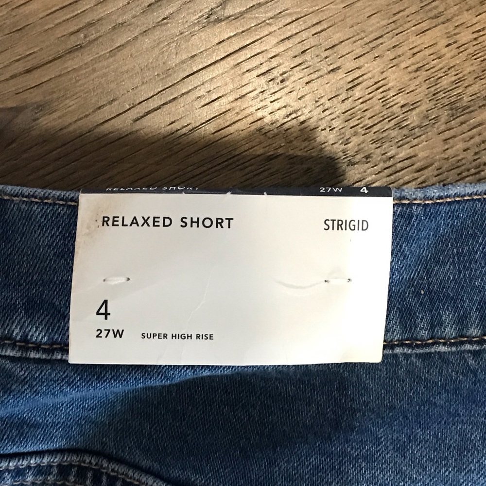 American Eagle Outfitters Women's Classic Blue Jean Shorts - Picture 4 of 4